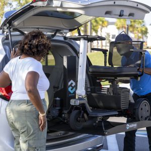 AL600 Hybrid Power Chair and Scooter Lift